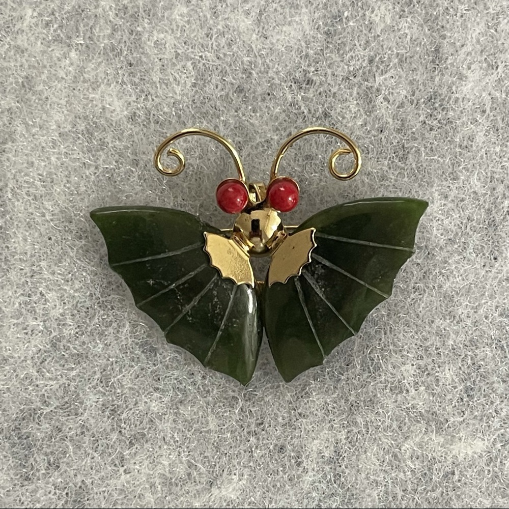 Vtg Jade and Coral Butterfly Pin/Pendant